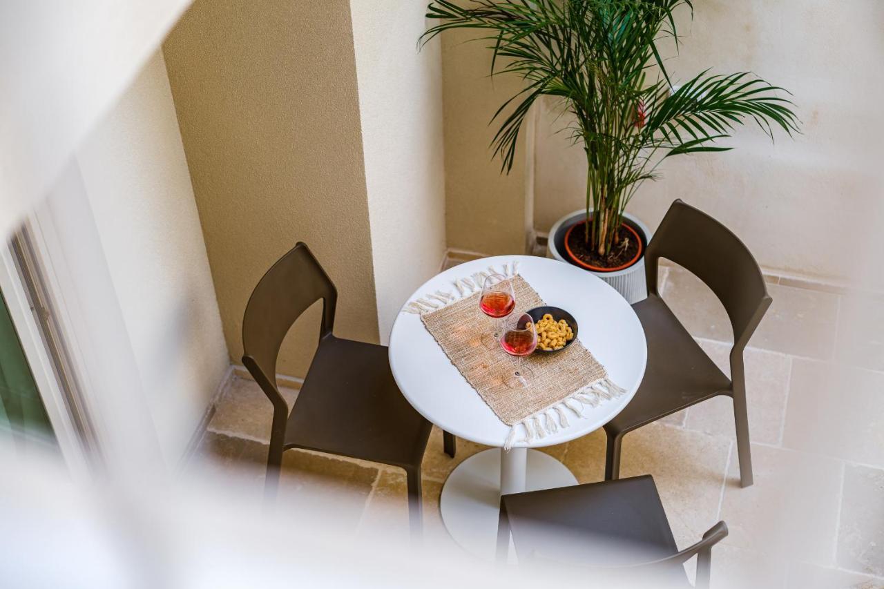 Helloapulia Charming Palazzo Clemente - Self-Catering Suites With Aircondition Monopoli Luaran gambar