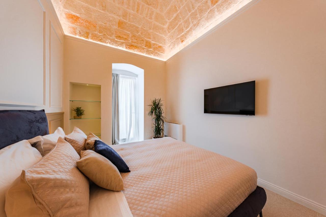 Helloapulia Charming Palazzo Clemente - Self-Catering Suites With Aircondition Monopoli Luaran gambar