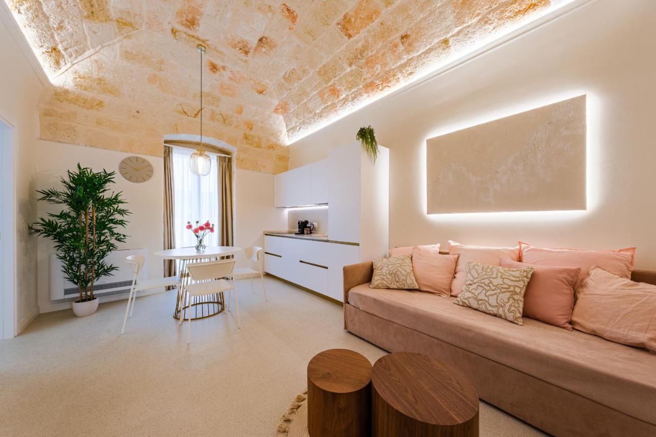 Helloapulia Charming Palazzo Clemente - Self-Catering Suites With Aircondition Monopoli Luaran gambar