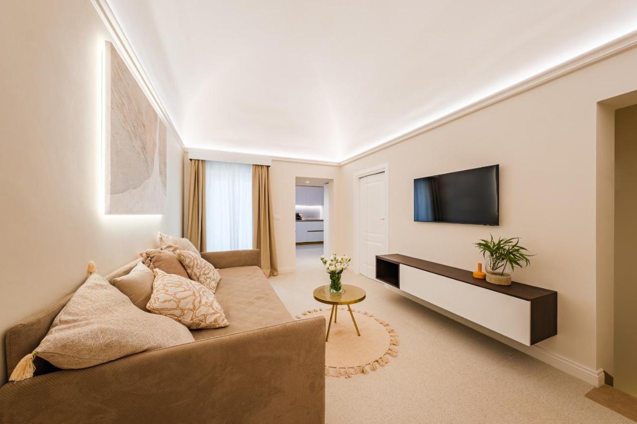 Helloapulia Charming Palazzo Clemente - Self-Catering Suites With Aircondition Monopoli Luaran gambar