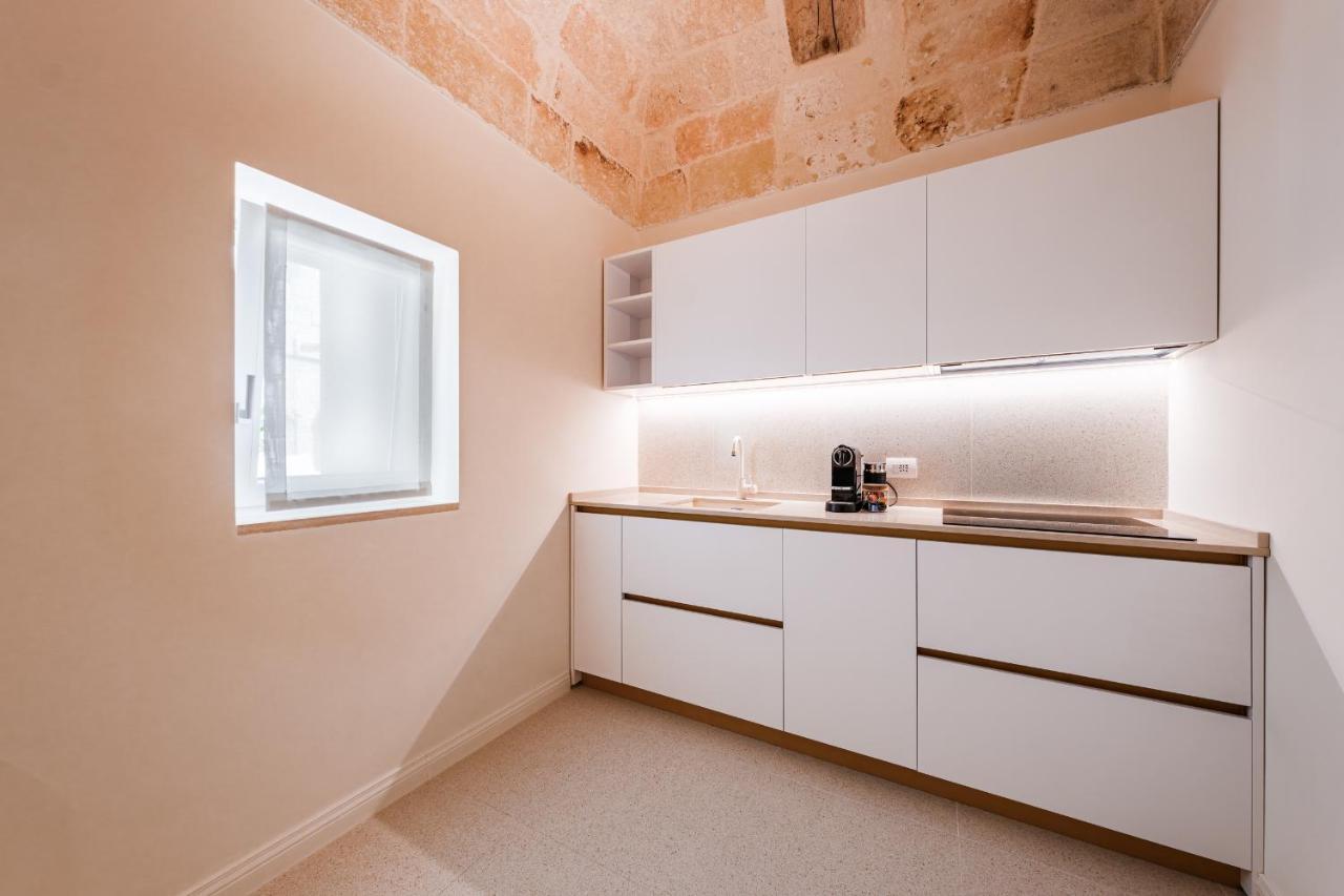 Helloapulia Charming Palazzo Clemente - Self-Catering Suites With Aircondition Monopoli Luaran gambar