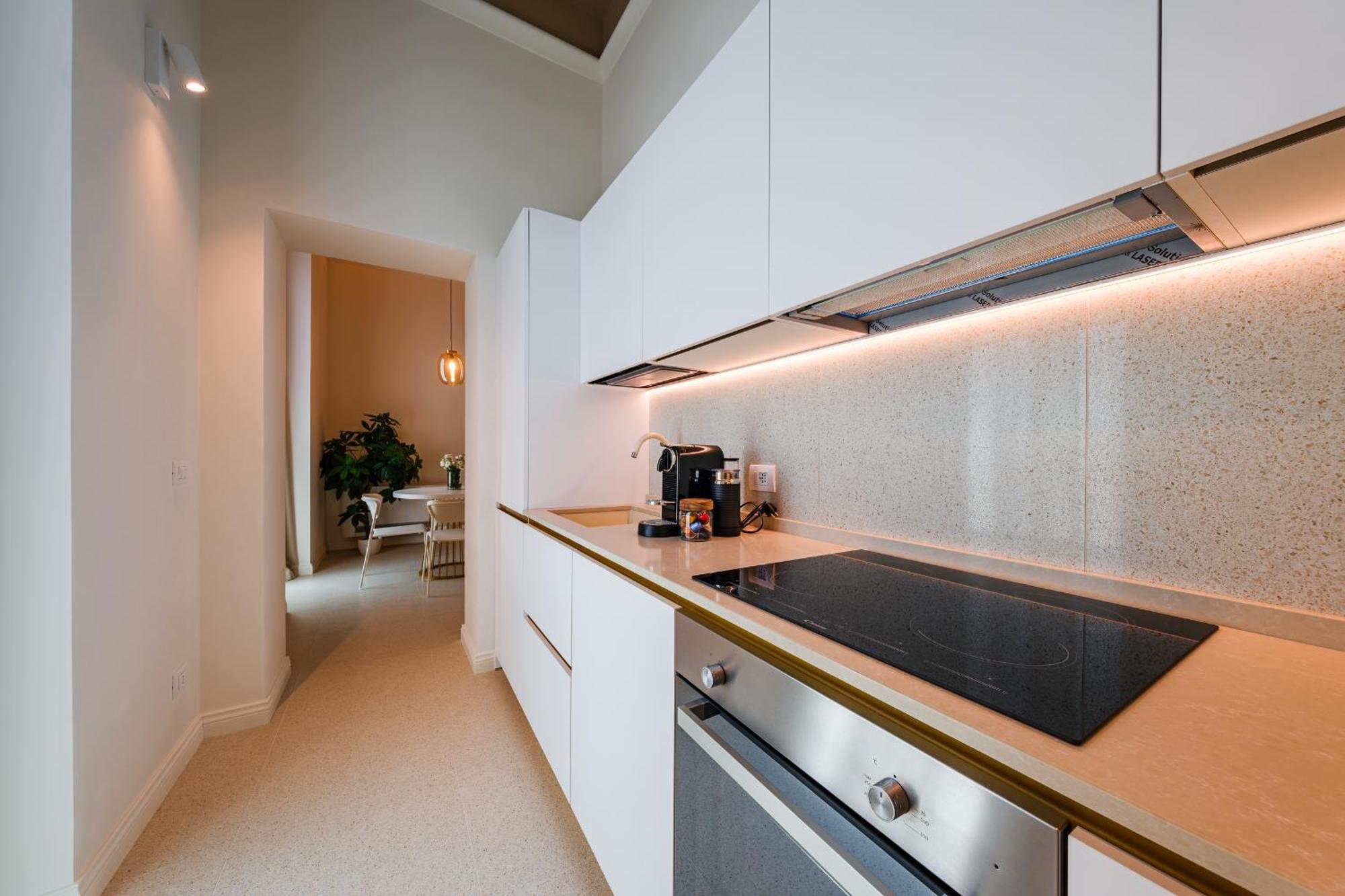 Helloapulia Charming Palazzo Clemente - Self-Catering Suites With Aircondition Monopoli Luaran gambar