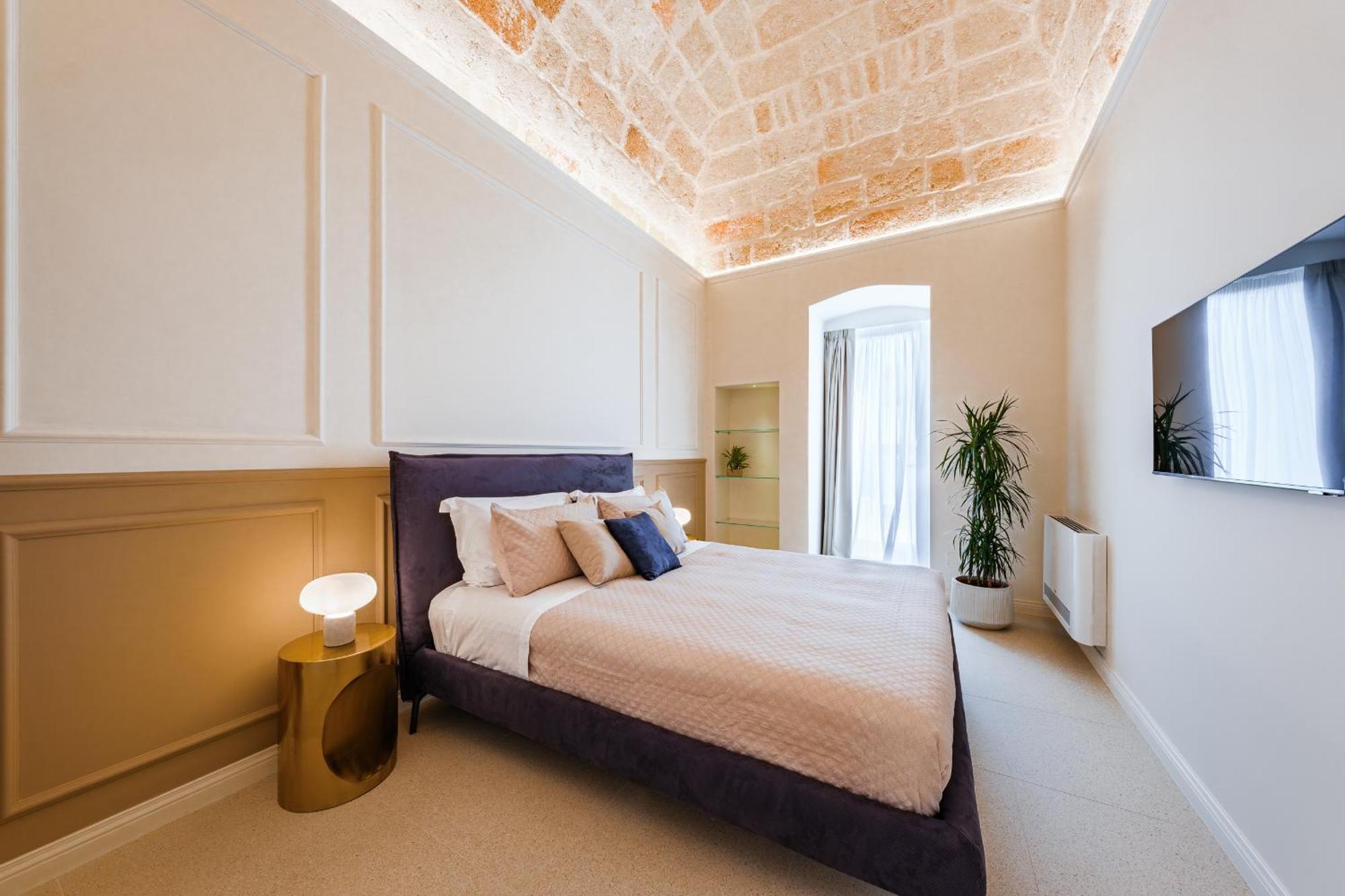Helloapulia Charming Palazzo Clemente - Self-Catering Suites With Aircondition Monopoli Luaran gambar