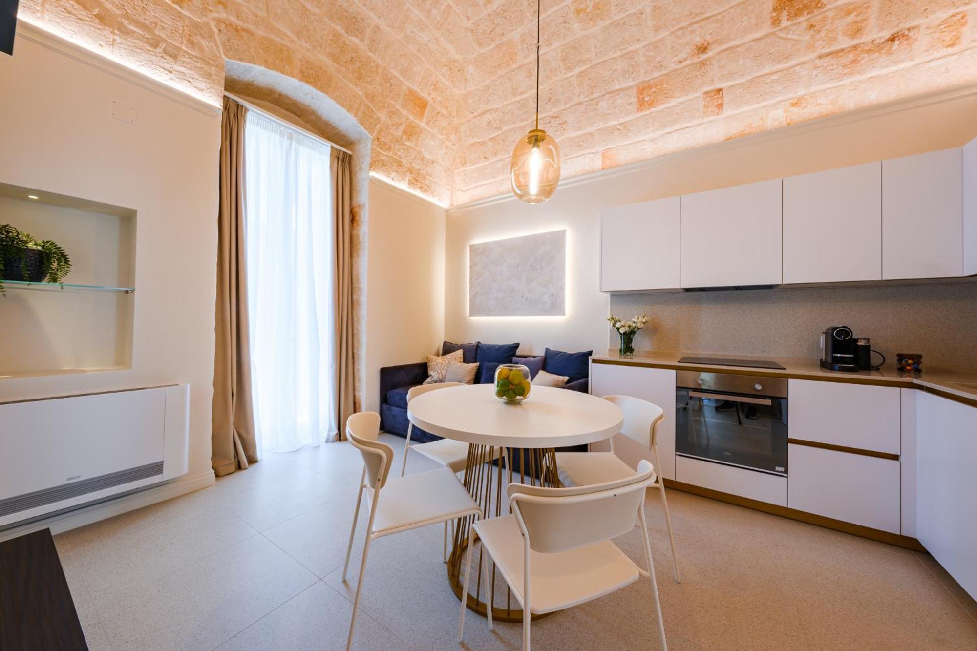 Helloapulia Charming Palazzo Clemente - Self-Catering Suites With Aircondition Monopoli Luaran gambar